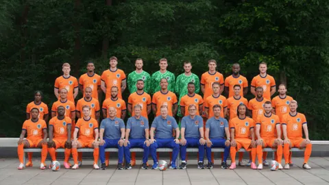 波特执教首战西哈姆杯负于维拉，遭遇首败挫折